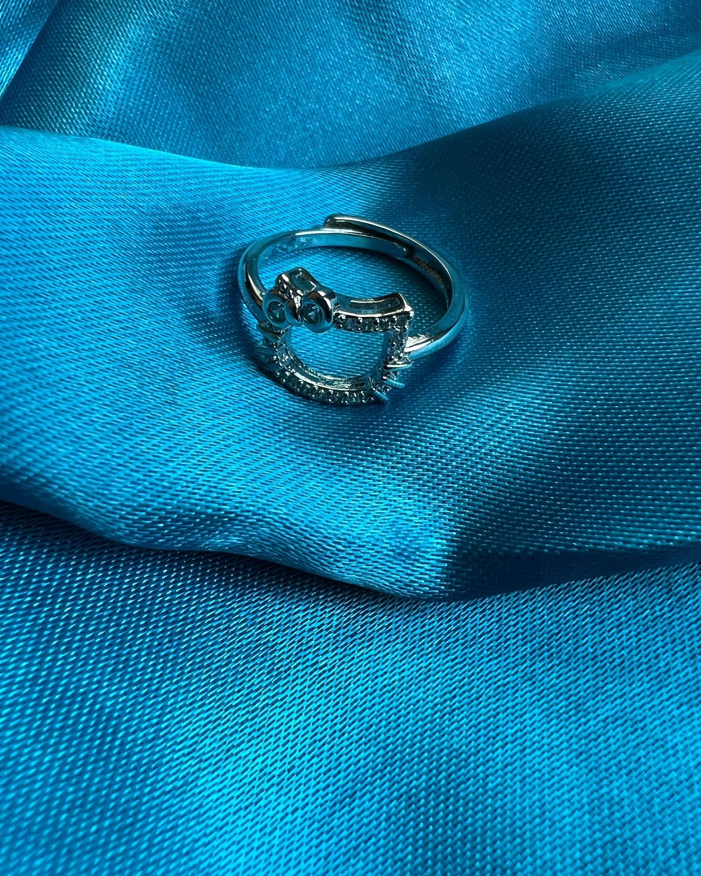 Silver hello kitty ring