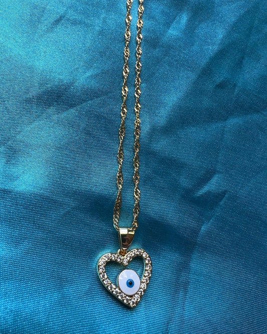 Heart white ojo necklace